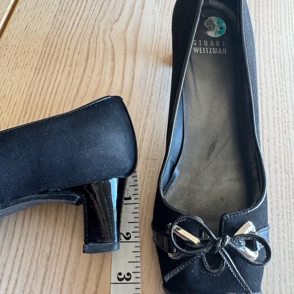 Stuart Weitzman Black Patent & Leather Bow Pumps - Picture 2 of 6